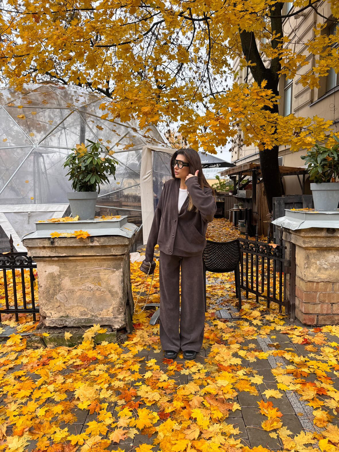 Atraskite savo naują stiliaus favoritą – oversize kostiumą „J“