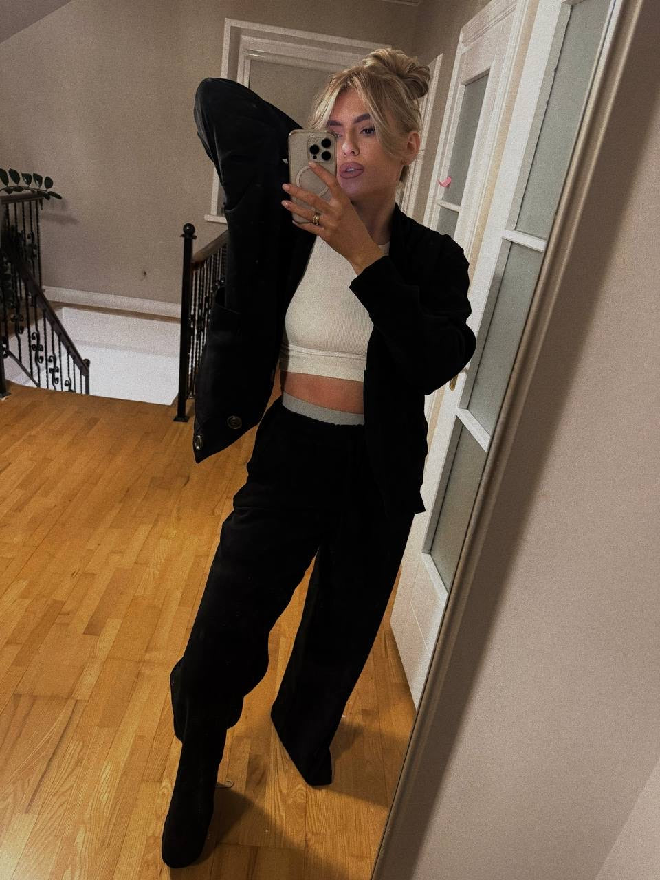 Juodos spalvos derinys velvetinis🖤