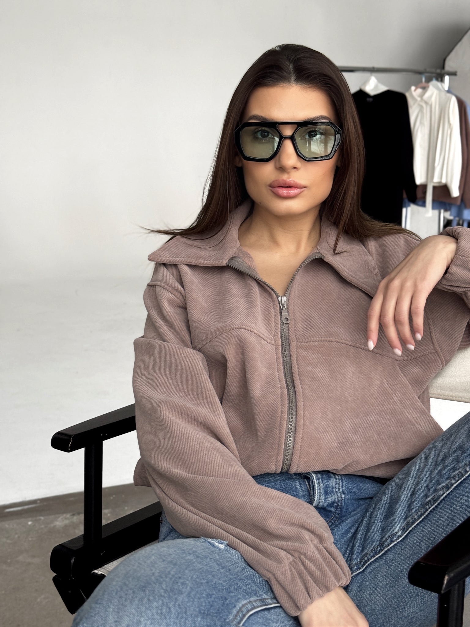 Bomber stiliaus švarkelis su užtrauktuku