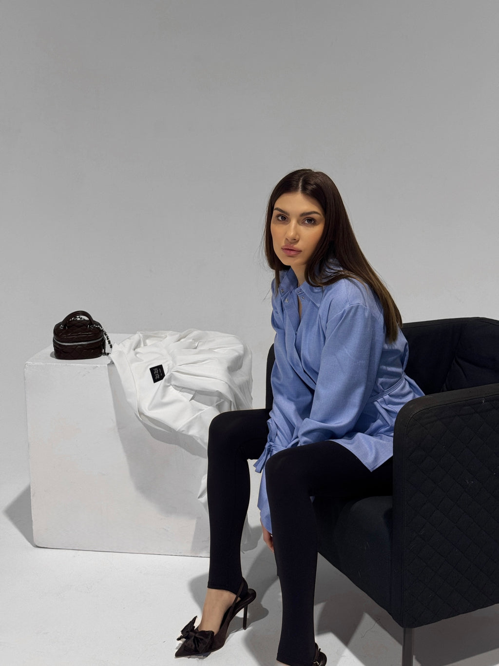 MARŠKINIAI SU DIRŽELIU IR RIŠAMOMIS RANKOVĖMIS