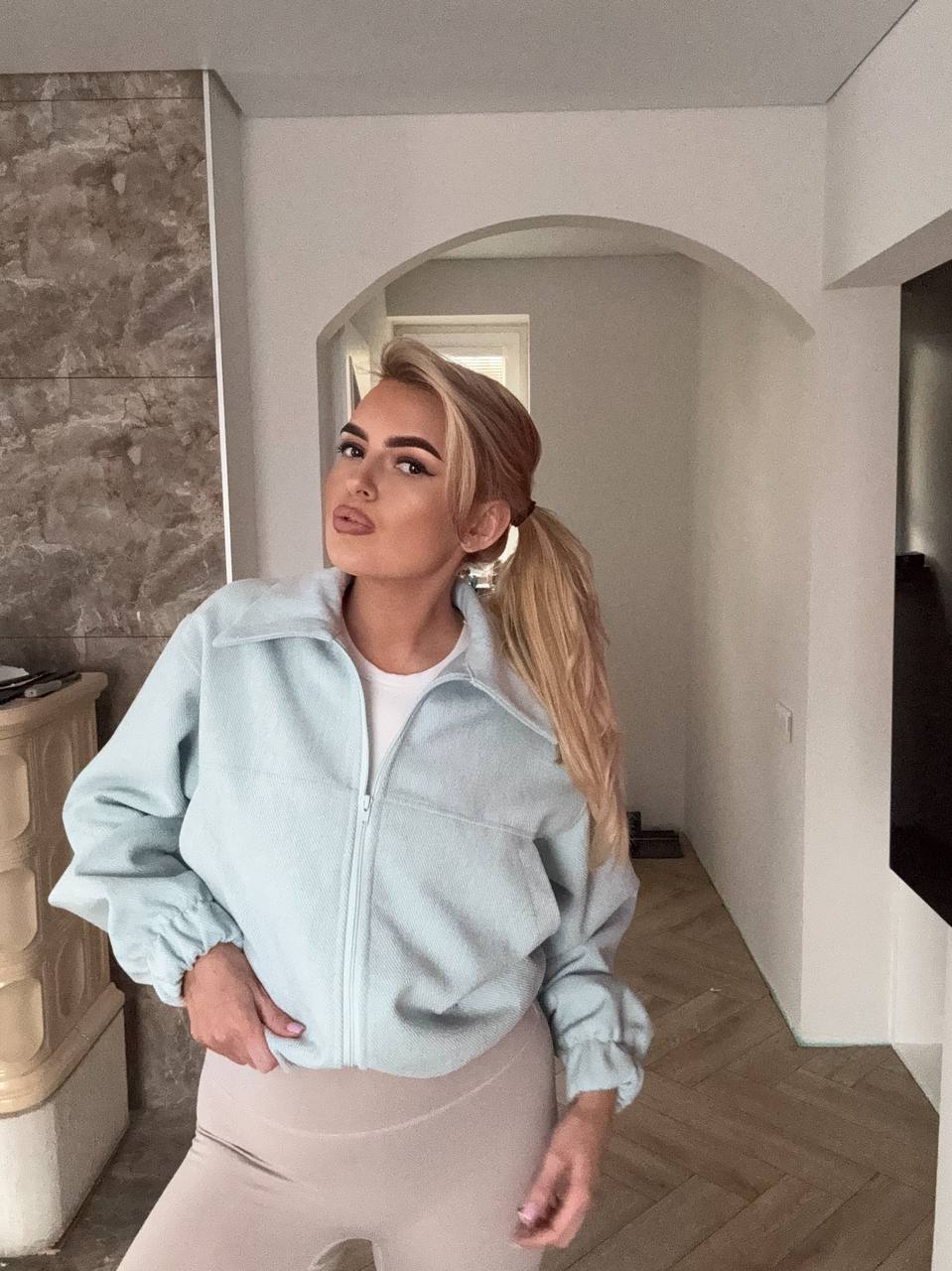 Minimalistinio dizaino bomberiukas