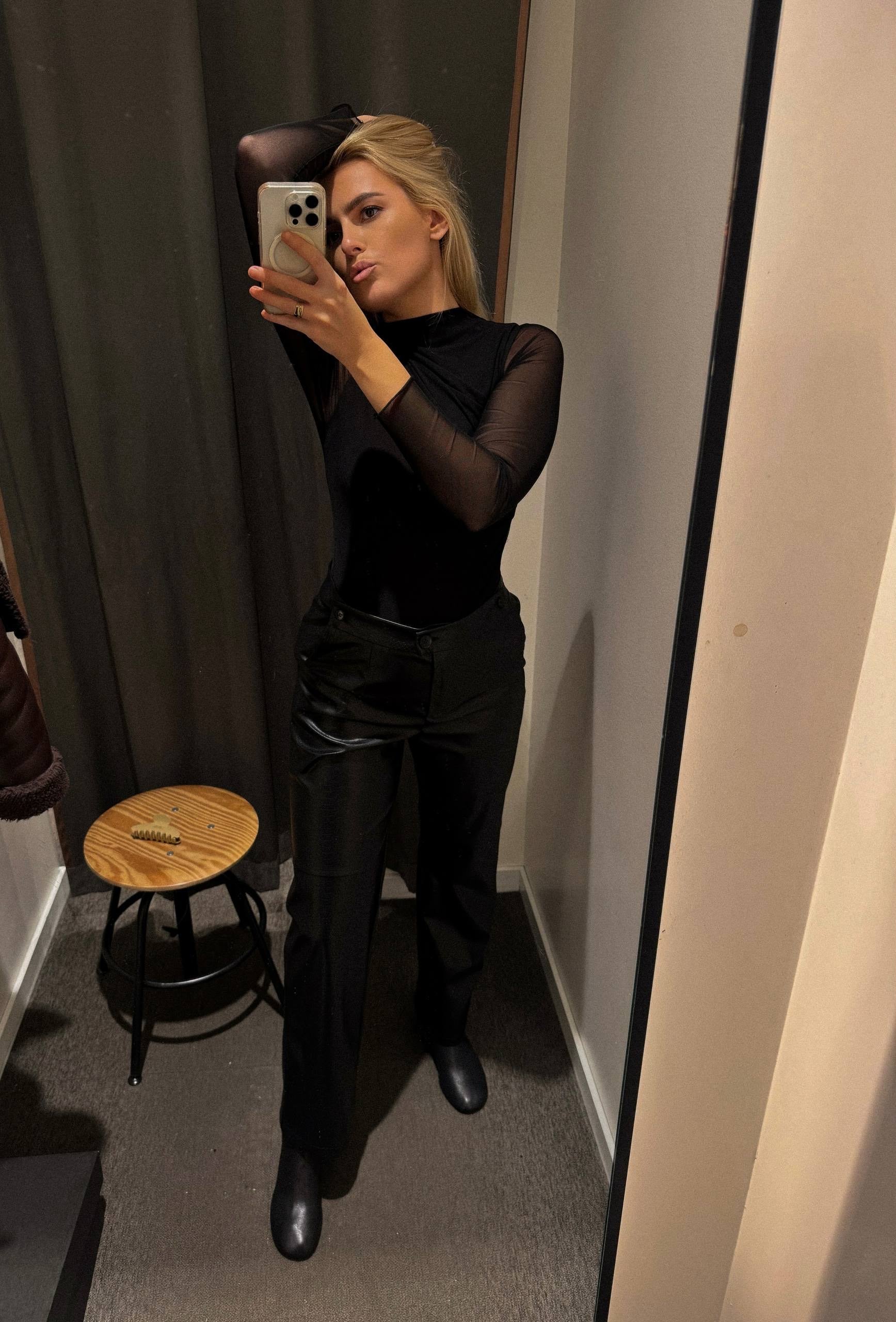 Eko odinės kelnės su reguliuojamu juosmeniu .