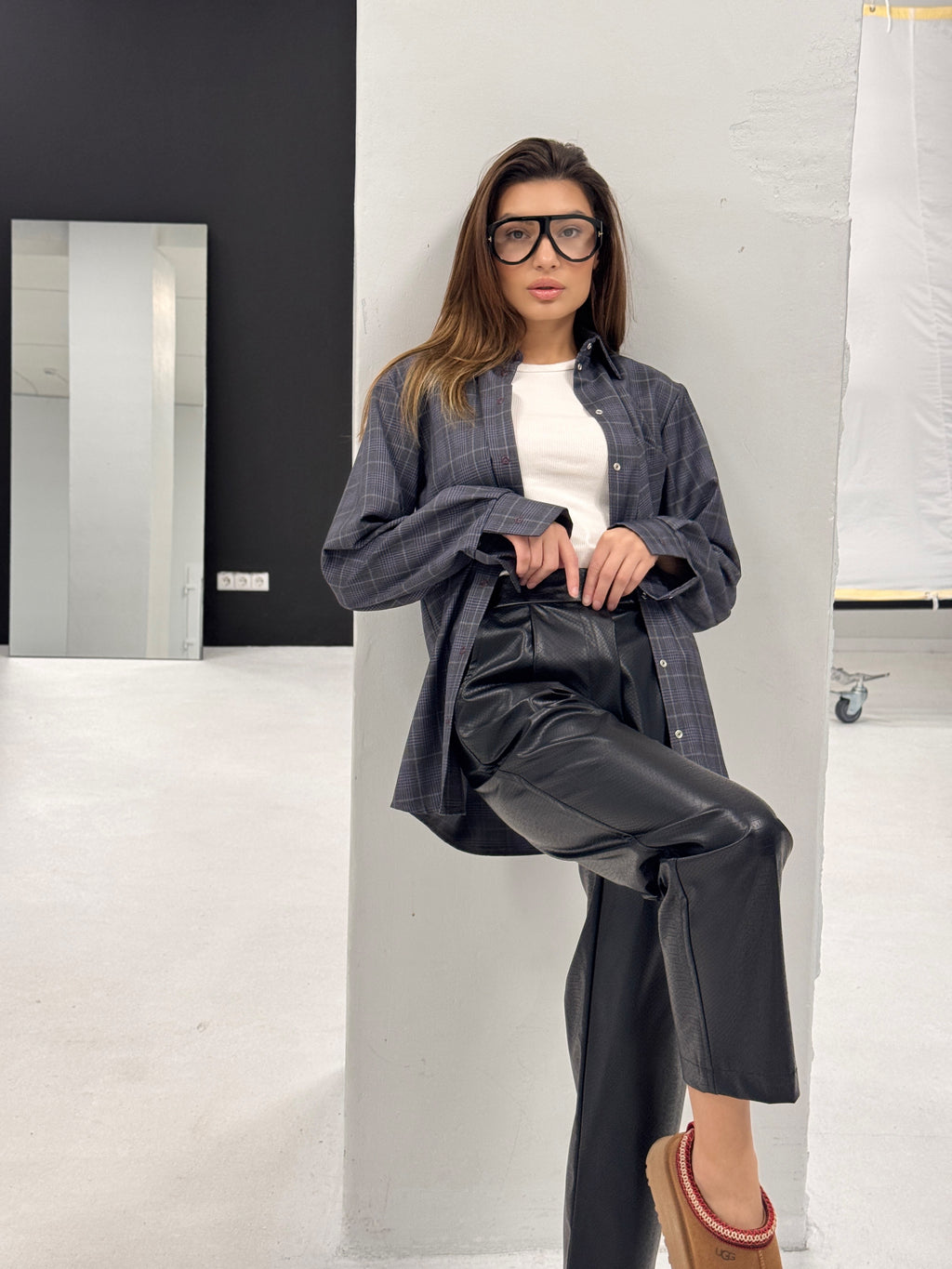 Puikiai tinka tiek kasdienai, tiek biurui ar kelionėms.