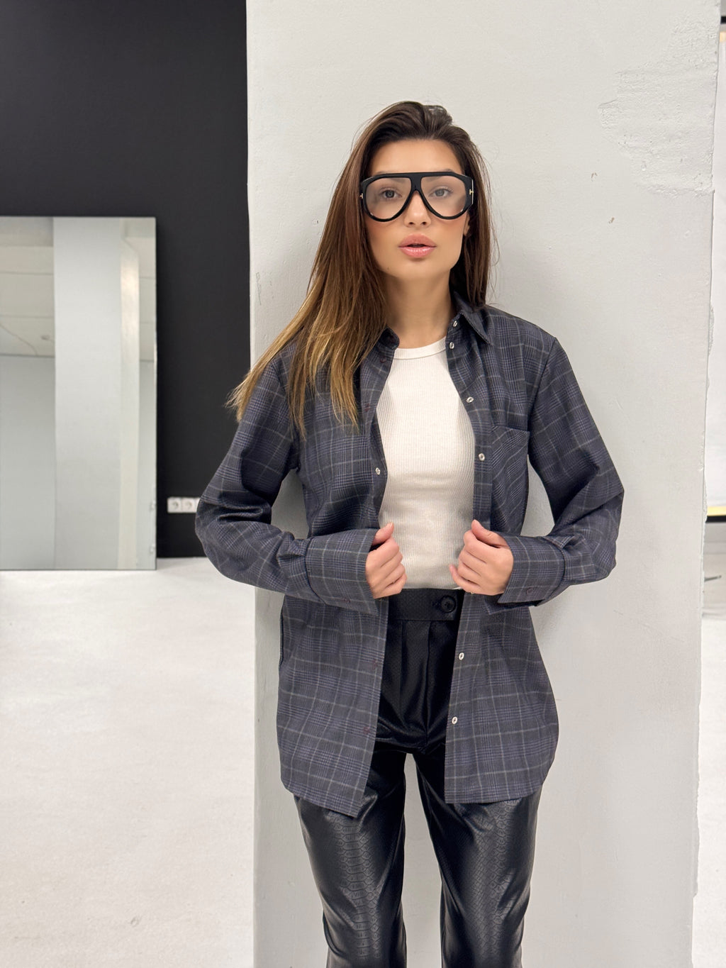 Puikiai tinka tiek kasdienai, tiek biurui ar kelionėms.