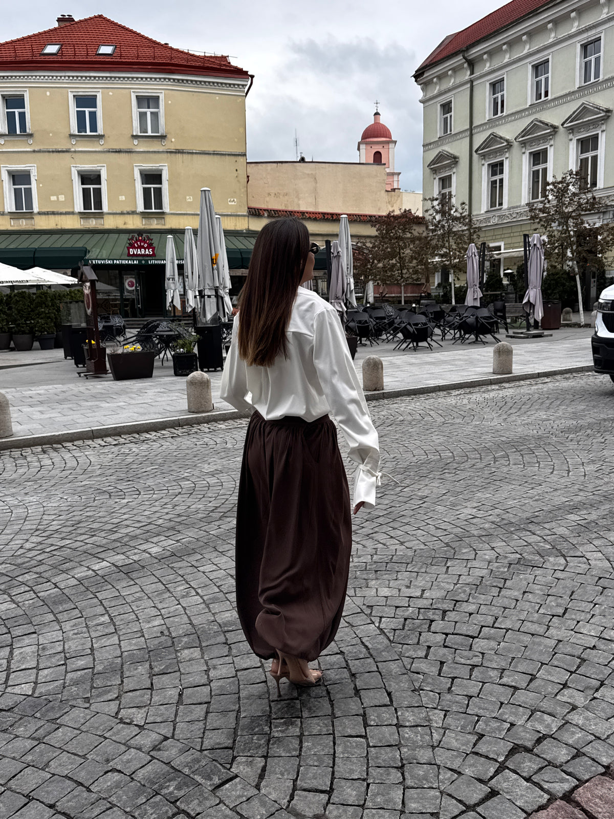 NEPRIEKAIŠTINGI balti marškiniai